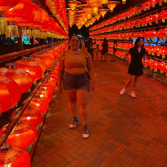 Meet your Posher, Iris - Picture 6 of 7